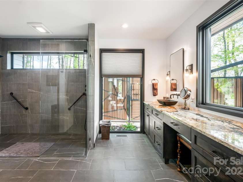 94 Laurel Ledge Way, Fletcher, NC 28732.  MLS# CAR4251091, YatesRealty ID 12539. 