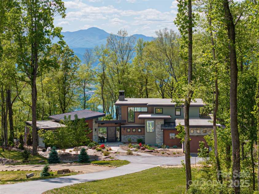 94 Laurel Ledge Way, Fletcher, NC 28732.  MLS# CAR4251091, YatesRealty ID 12539. 