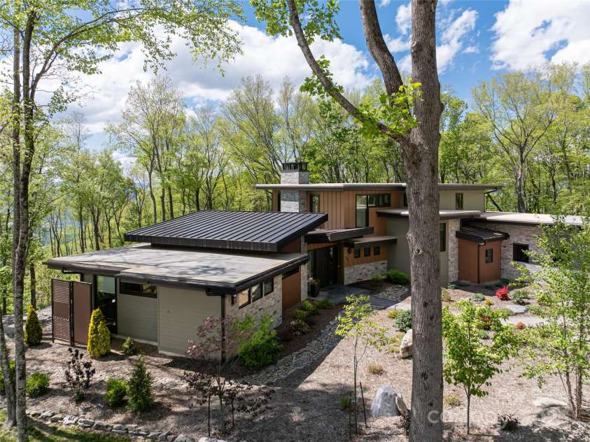 94 Laurel Ledge Way, Fletcher, NC 28732.  MLS# CAR4251091, YatesRealty ID 12539. 