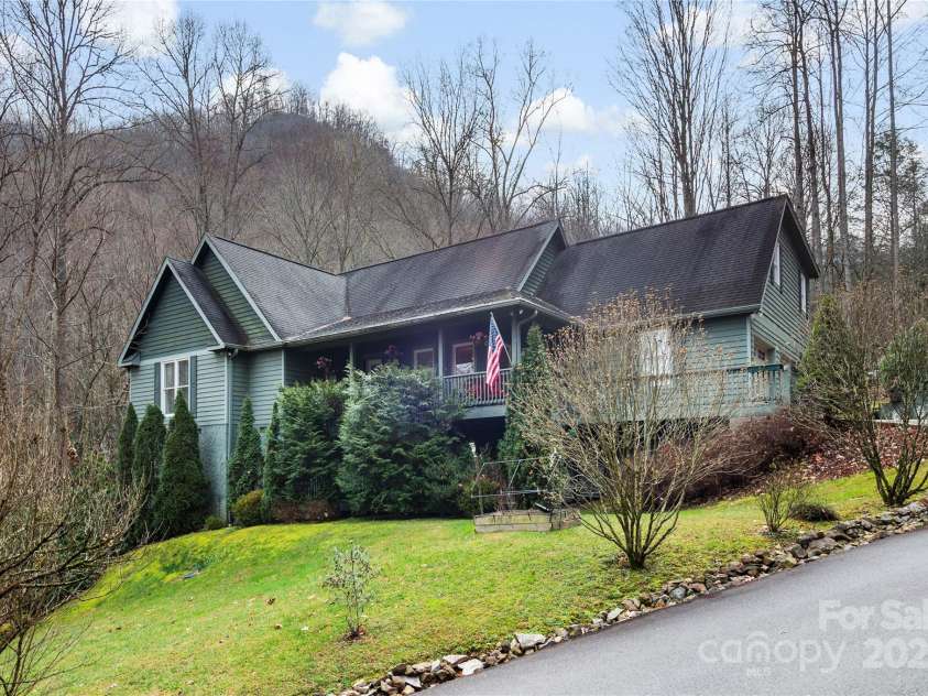 137 Echo Ridge, Maggie Valley, NC 28751.  MLS# CAR4327523, YatesRealty ID 1254. 