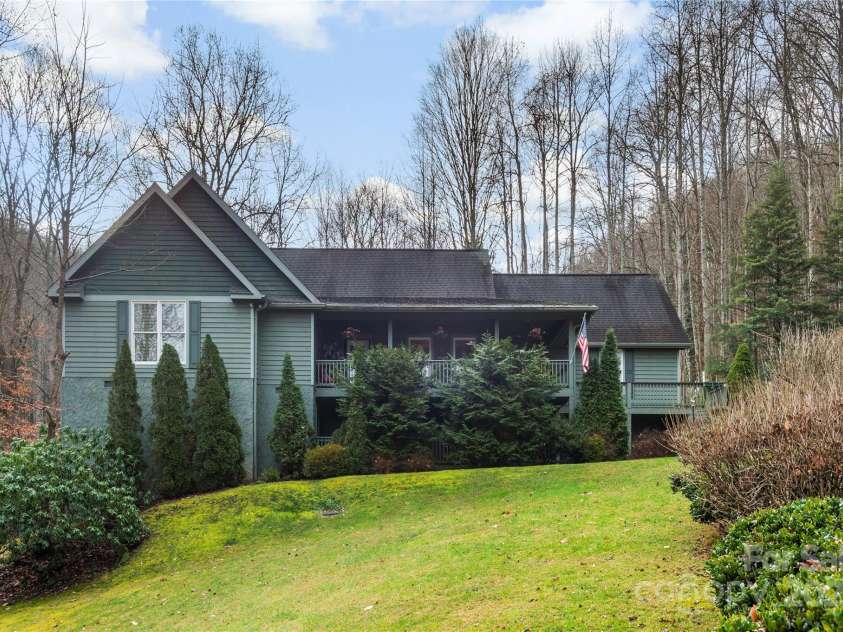 137 Echo Ridge, Maggie Valley, NC 28751.  MLS# CAR4327523, YatesRealty ID 1254. 