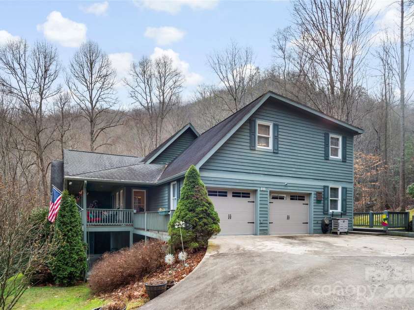 137 Echo Ridge, Maggie Valley, NC 28751.  MLS# CAR4327523, YatesRealty ID 1254. 