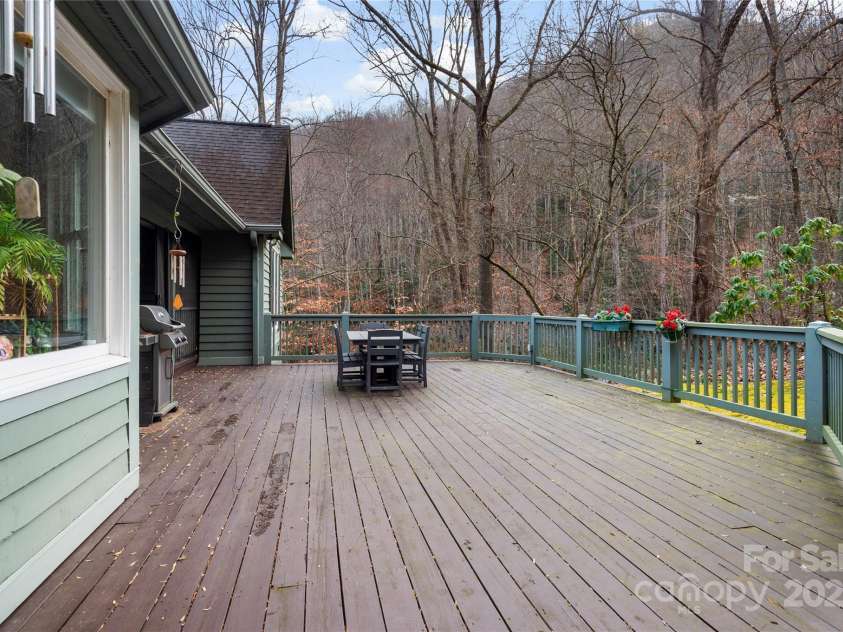 137 Echo Ridge, Maggie Valley, NC 28751.  MLS# CAR4327523, YatesRealty ID 1254. 