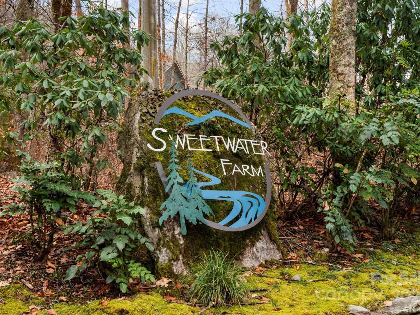 137 Echo Ridge, Maggie Valley, NC 28751.  MLS# CAR4327523, YatesRealty ID 1254. 