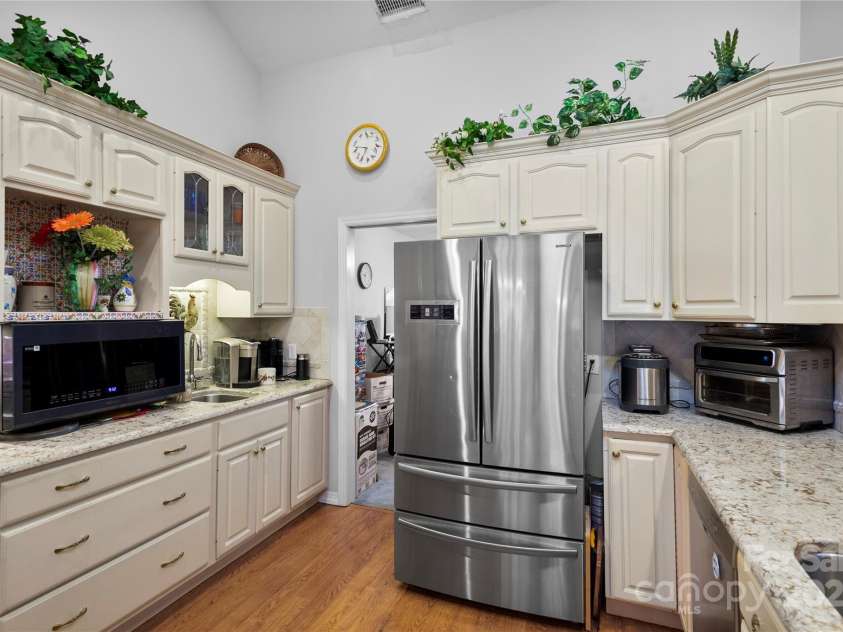 137 Echo Ridge, Maggie Valley, NC 28751.  MLS# CAR4327523, YatesRealty ID 1254. 