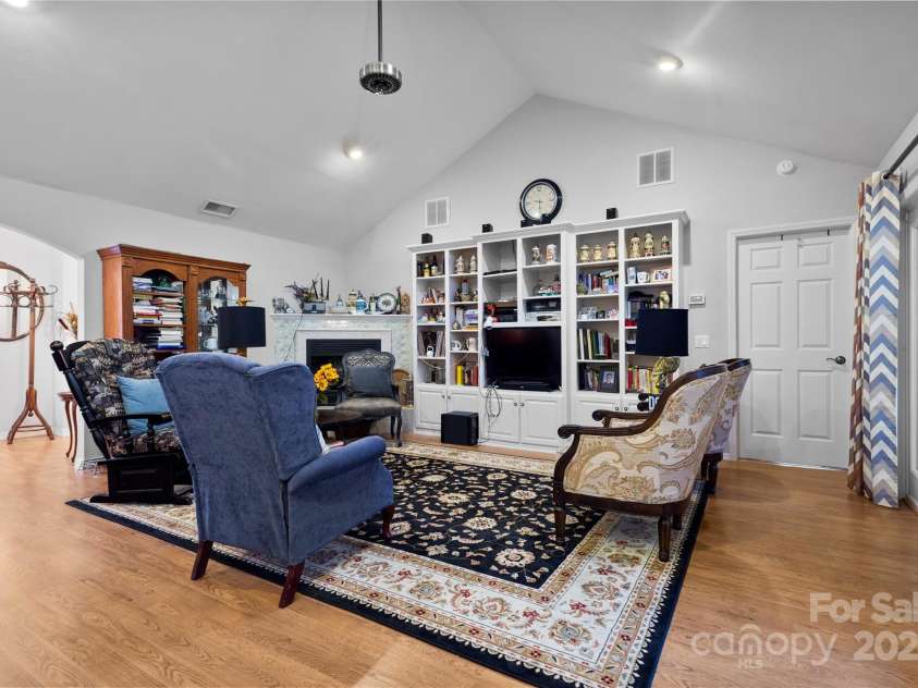 137 Echo Ridge, Maggie Valley, NC 28751.  MLS# CAR4327523, YatesRealty ID 1254. 