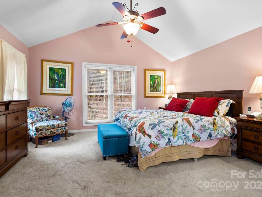 137 Echo Ridge, Maggie Valley, NC 28751.  MLS# CAR4327523, YatesRealty ID 1254. 