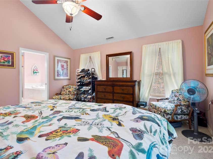 137 Echo Ridge, Maggie Valley, NC 28751.  MLS# CAR4327523, YatesRealty ID 1254. 