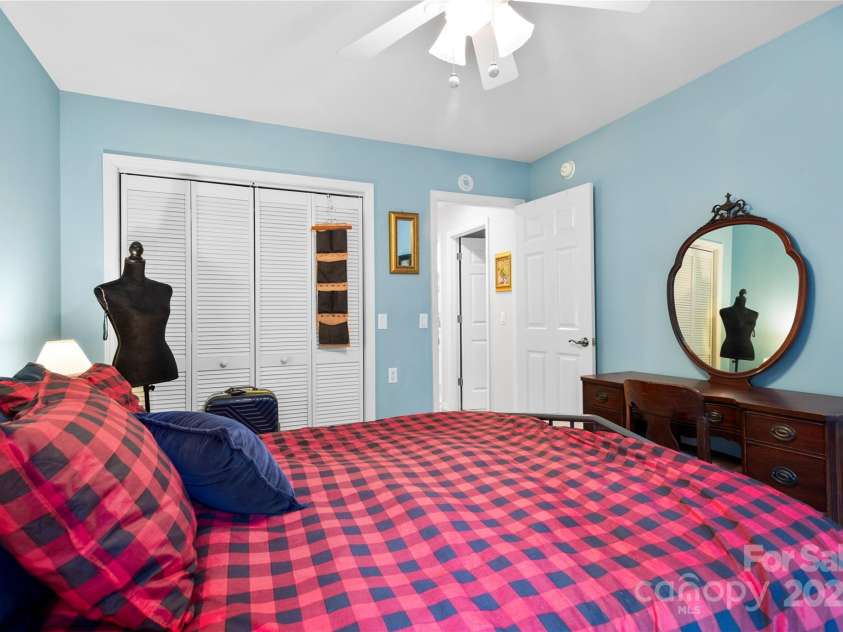 137 Echo Ridge, Maggie Valley, NC 28751.  MLS# CAR4327523, YatesRealty ID 1254. 