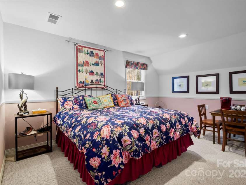 137 Echo Ridge, Maggie Valley, NC 28751.  MLS# CAR4327523, YatesRealty ID 1254. 