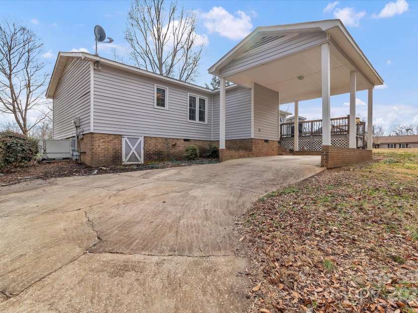 3015 Pageland Highway, Lancaster, SC 29720.  MLS# CAR4217759, YatesRealty ID 1254. 