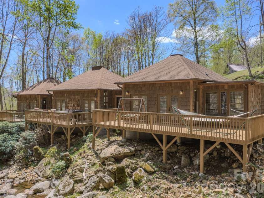 426 Cook Town Road, Bakersville, NC 28705.  MLS# CAR4371118, YatesRealty ID 12540. 