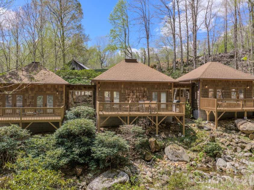 426 Cook Town Road, Bakersville, NC 28705.  MLS# CAR4371118, YatesRealty ID 12540. 
