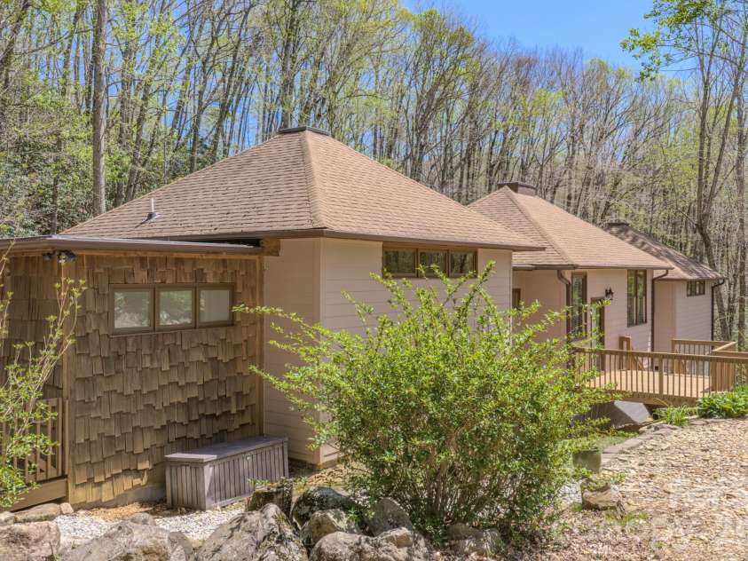426 Cook Town Road, Bakersville, NC 28705.  MLS# CAR4371118, YatesRealty ID 12540. 