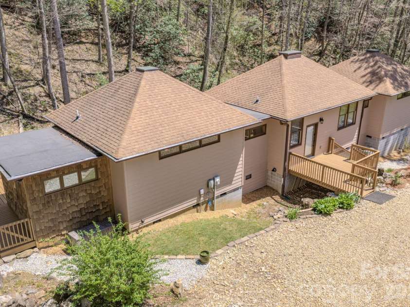 426 Cook Town Road, Bakersville, NC 28705.  MLS# CAR4371118, YatesRealty ID 12540. 