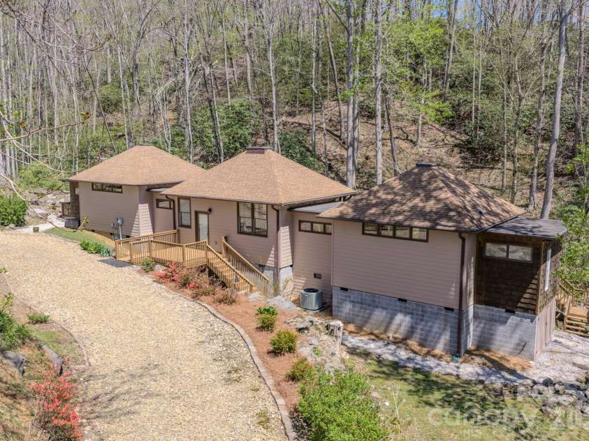 426 Cook Town Road, Bakersville, NC 28705.  MLS# CAR4371118, YatesRealty ID 12540. 