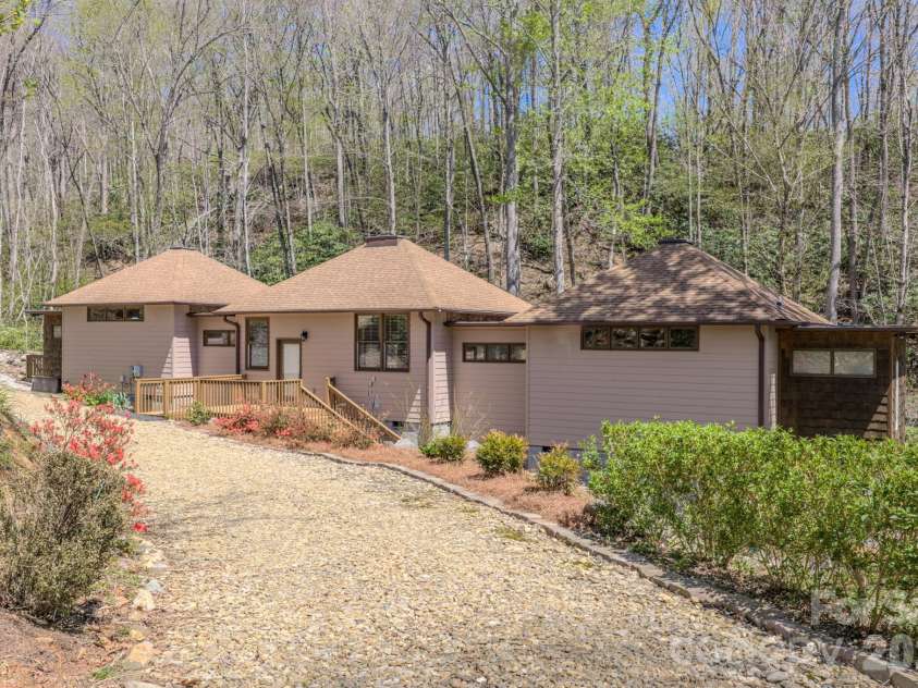 426 Cook Town Road, Bakersville, NC 28705.  MLS# CAR4371118, YatesRealty ID 12540. 
