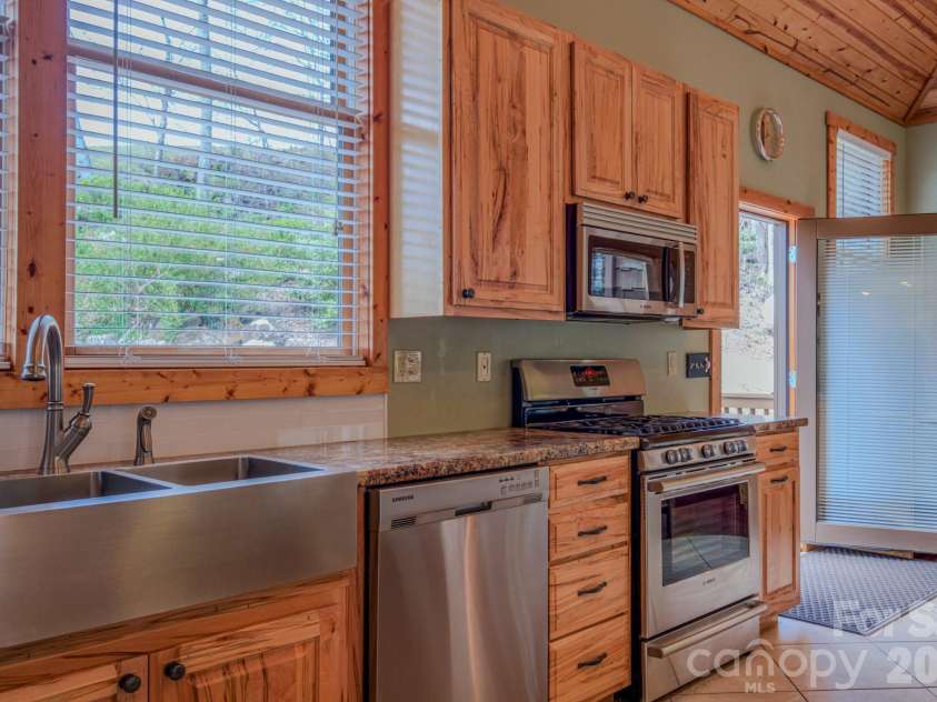 426 Cook Town Road, Bakersville, NC 28705.  MLS# CAR4371118, YatesRealty ID 12540. 