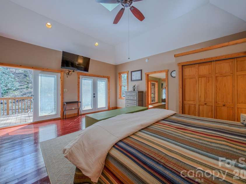 426 Cook Town Road, Bakersville, NC 28705.  MLS# CAR4371118, YatesRealty ID 12540. 