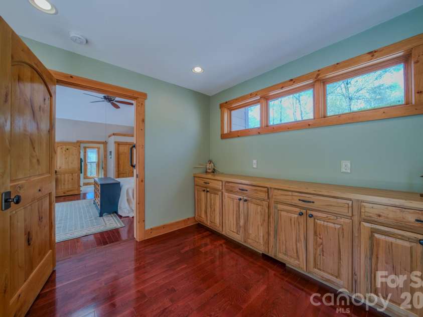 426 Cook Town Road, Bakersville, NC 28705.  MLS# CAR4371118, YatesRealty ID 12540. 