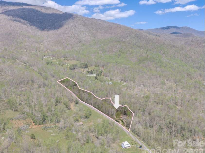 426 Cook Town Road, Bakersville, NC 28705.  MLS# CAR4371118, YatesRealty ID 12540. 