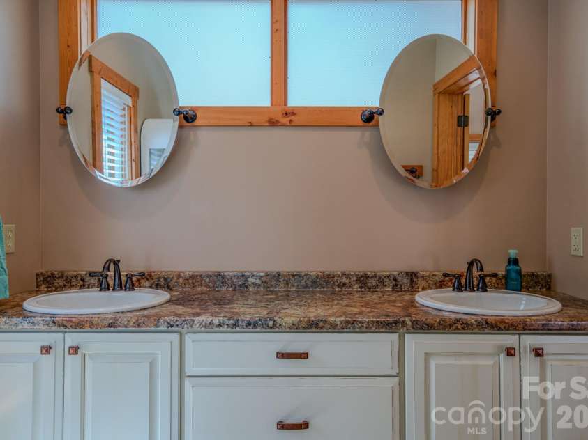 426 Cook Town Road, Bakersville, NC 28705.  MLS# CAR4371118, YatesRealty ID 12540. 