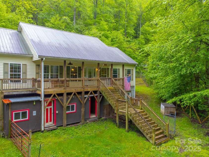 910 Hannah Mountain Road, Otto, NC 28763.  MLS# CAR4286271, YatesRealty ID 12540. 