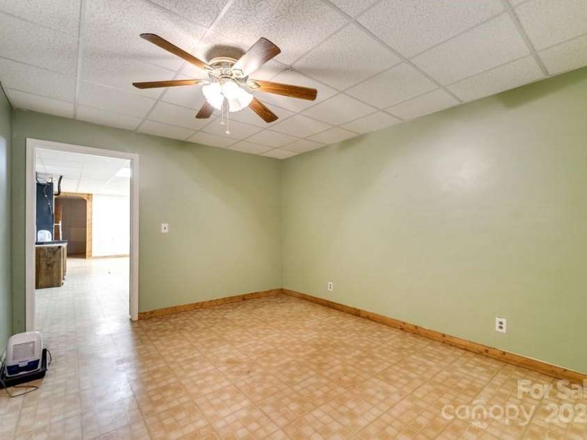 910 Hannah Mountain Road, Otto, NC 28763.  MLS# CAR4286271, YatesRealty ID 12540. 