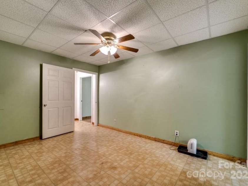 910 Hannah Mountain Road, Otto, NC 28763.  MLS# CAR4286271, YatesRealty ID 12540. 