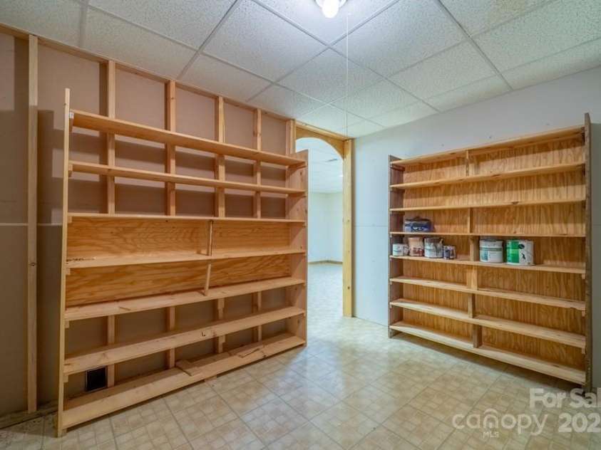 910 Hannah Mountain Road, Otto, NC 28763.  MLS# CAR4286271, YatesRealty ID 12540. 