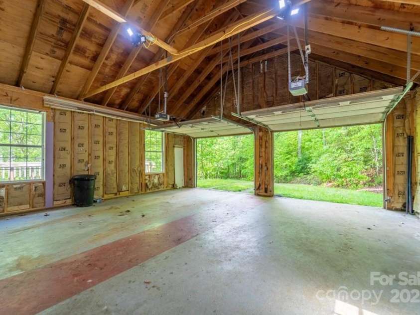 910 Hannah Mountain Road, Otto, NC 28763.  MLS# CAR4286271, YatesRealty ID 12540. 