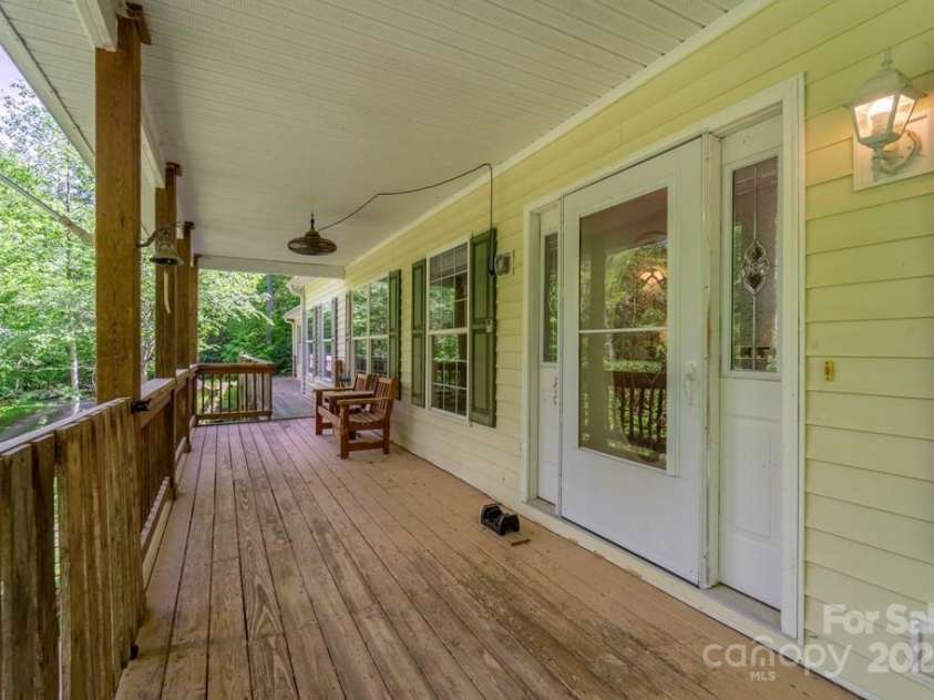 910 Hannah Mountain Road, Otto, NC 28763.  MLS# CAR4286271, YatesRealty ID 12540. 