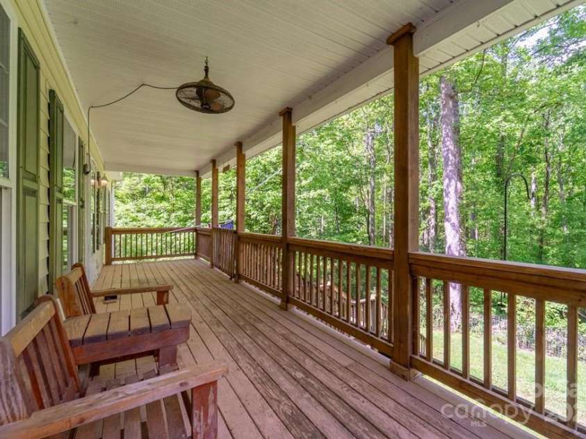 910 Hannah Mountain Road, Otto, NC 28763.  MLS# CAR4286271, YatesRealty ID 12540. 