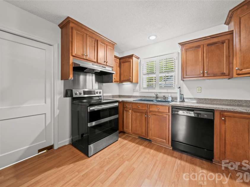 10670 Troutman Road, Midland, NC 28107.  MLS# CAR4367006, YatesRealty ID 12543. 