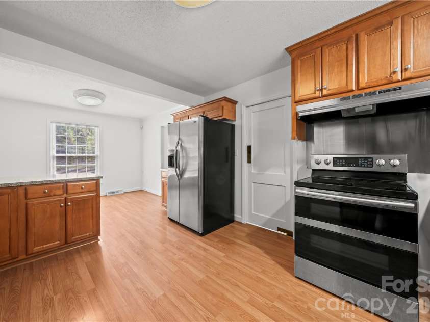 10670 Troutman Road, Midland, NC 28107.  MLS# CAR4367006, YatesRealty ID 12543. 