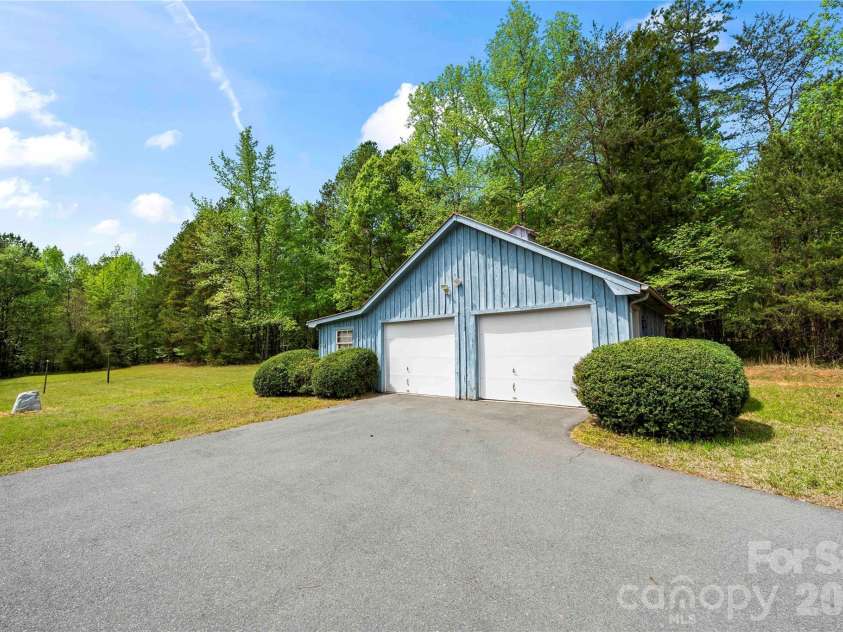 10670 Troutman Road, Midland, NC 28107.  MLS# CAR4367006, YatesRealty ID 12543. 