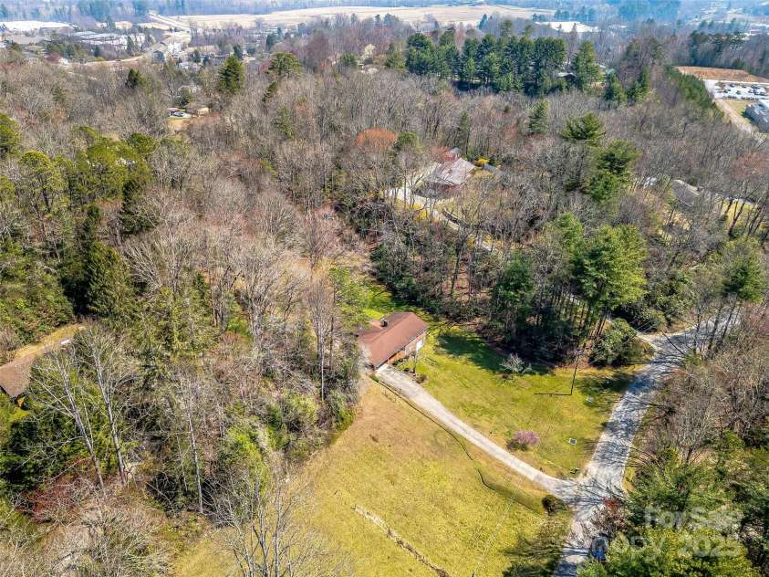 160 Tanglewood Heights, Brevard, NC 28712.  MLS# CAR4230494, YatesRealty ID 12544. 