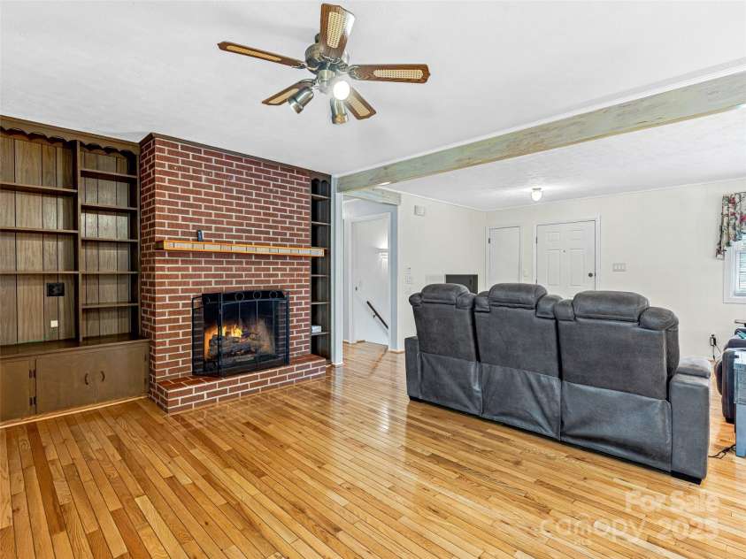 160 Tanglewood Heights, Brevard, NC 28712.  MLS# CAR4230494, YatesRealty ID 12544. 