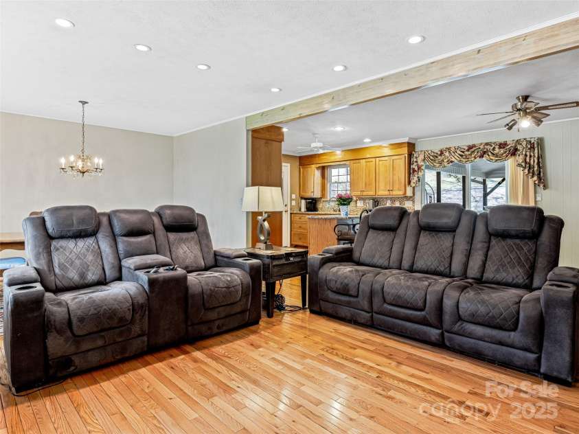 160 Tanglewood Heights, Brevard, NC 28712.  MLS# CAR4230494, YatesRealty ID 12544. 