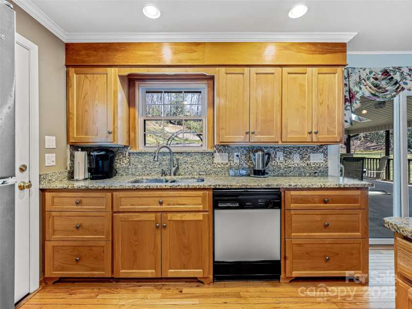 160 Tanglewood Heights, Brevard, NC 28712.  MLS# CAR4230494, YatesRealty ID 12544. 