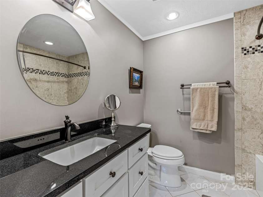 160 Tanglewood Heights, Brevard, NC 28712.  MLS# CAR4230494, YatesRealty ID 12544. 