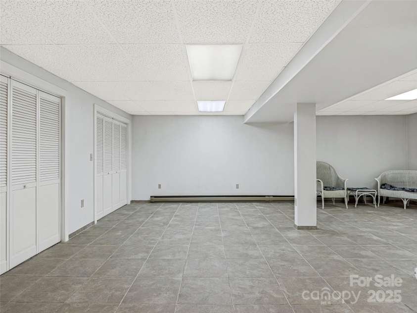 160 Tanglewood Heights, Brevard, NC 28712.  MLS# CAR4230494, YatesRealty ID 12544. 