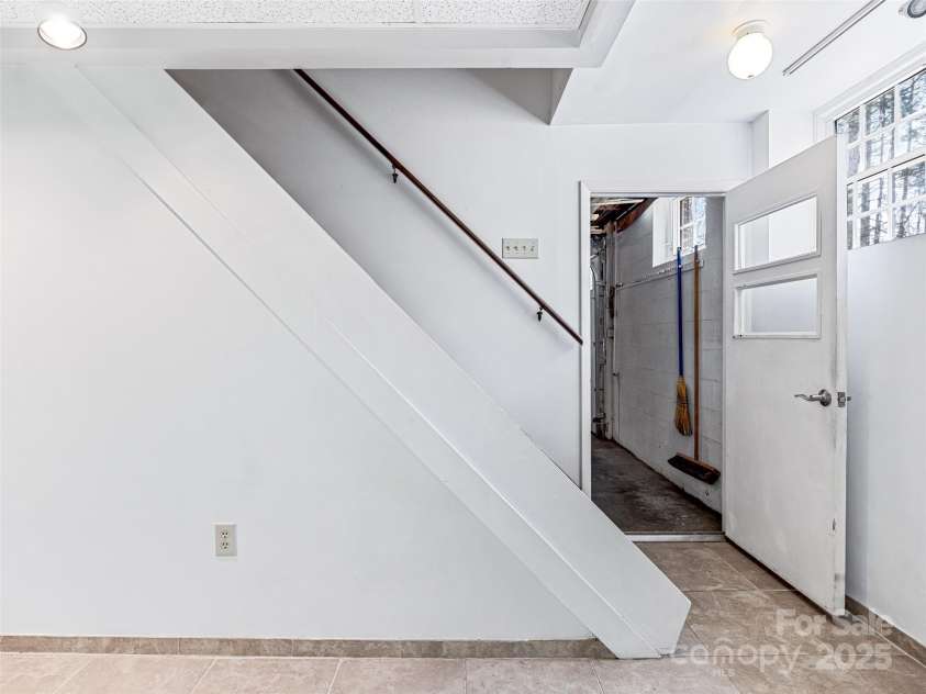 160 Tanglewood Heights, Brevard, NC 28712.  MLS# CAR4230494, YatesRealty ID 12544. 