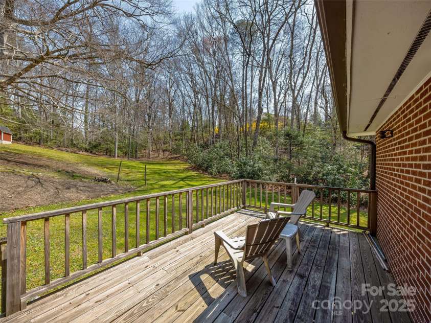 160 Tanglewood Heights, Brevard, NC 28712.  MLS# CAR4230494, YatesRealty ID 12544. 