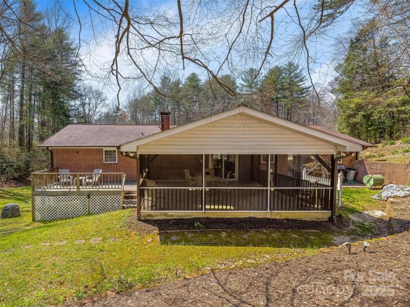 160 Tanglewood Heights, Brevard, NC 28712.  MLS# CAR4230494, YatesRealty ID 12544. 