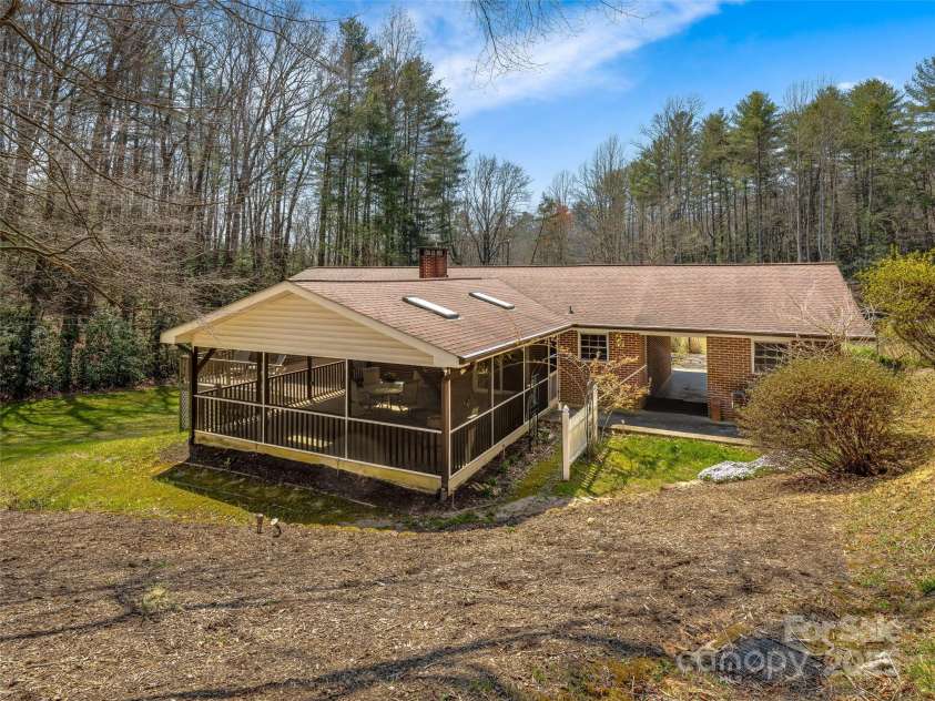 160 Tanglewood Heights, Brevard, NC 28712.  MLS# CAR4230494, YatesRealty ID 12544. 