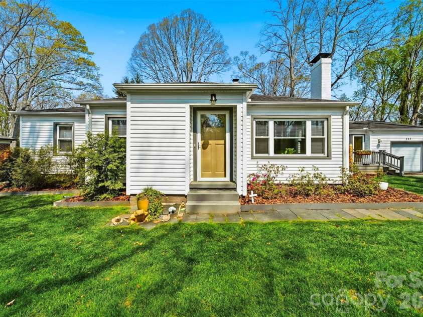 203 8th Street, Conover, NC 28613.  MLS# CAR4361220, YatesRealty ID 12547. 