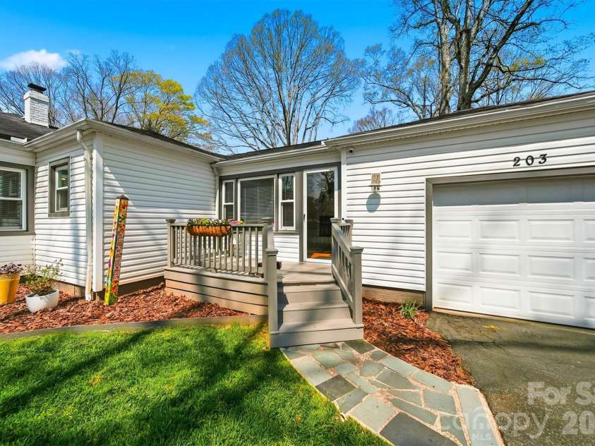 203 8th Street, Conover, NC 28613.  MLS# CAR4361220, YatesRealty ID 12547. 