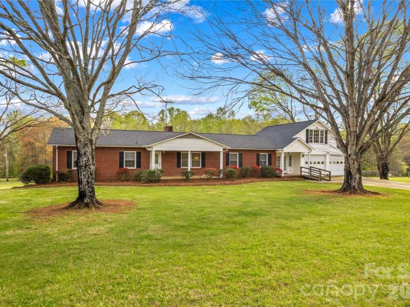 117 Jo Monni Loop, Statesville, NC 28625.  MLS# CAR4367067, YatesRealty ID 12548. 