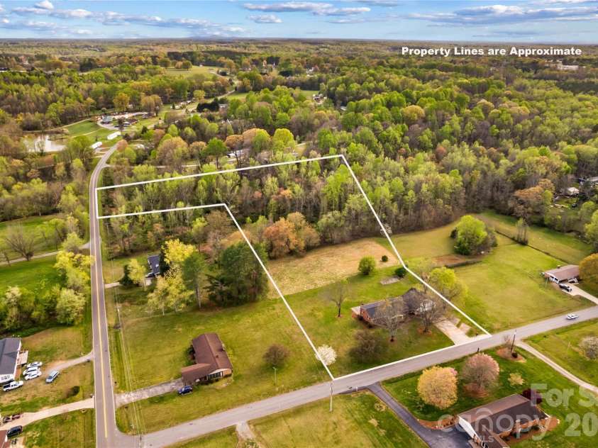 117 Jo Monni Loop, Statesville, NC 28625.  MLS# CAR4367067, YatesRealty ID 12548. 